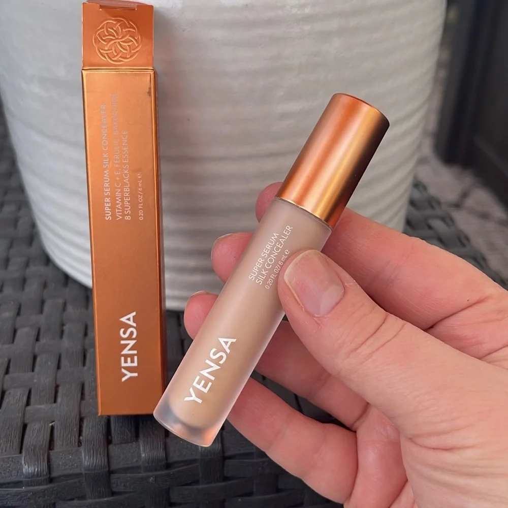 Yensa Beauty - Super Serum Silk Concealer Shade: Medium 1